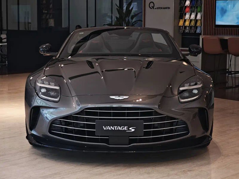 Aston-martin v8_vantage