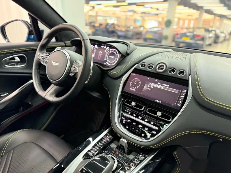 Aston-martin dbx