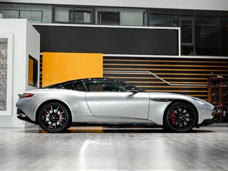 Aston-martin aston-martin-db11