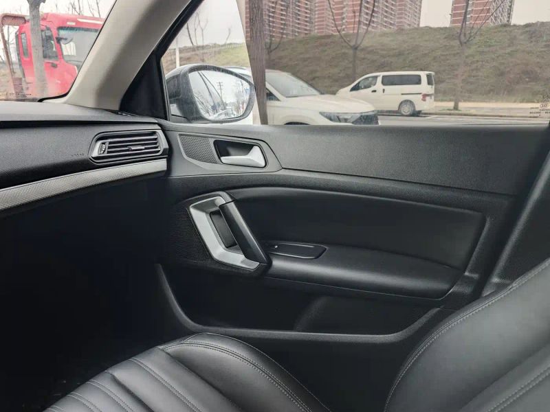 Peugeot peugeot_408