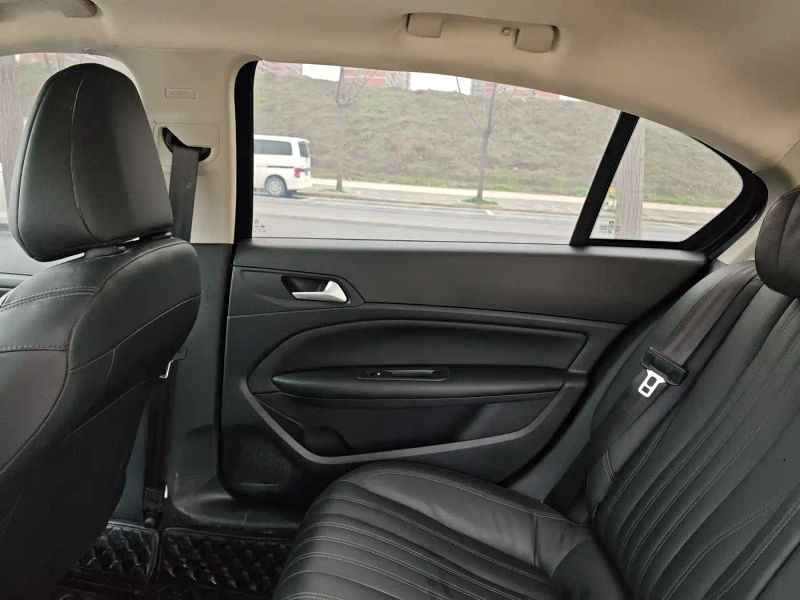 Peugeot peugeot_408