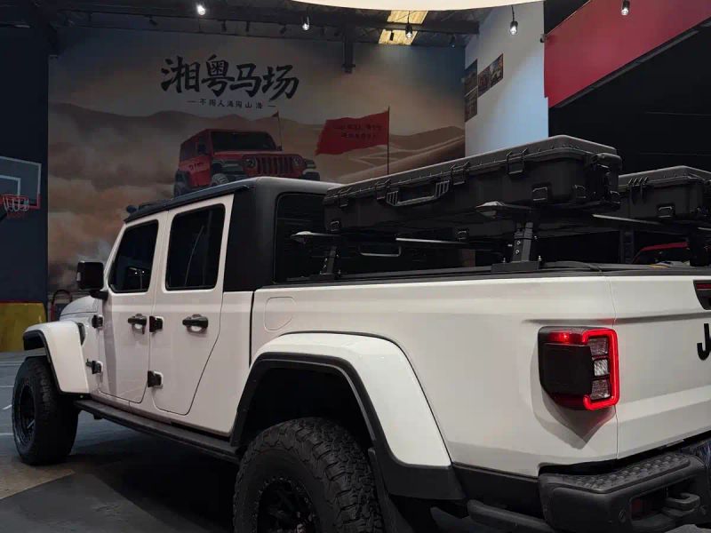 Jeep gladiator