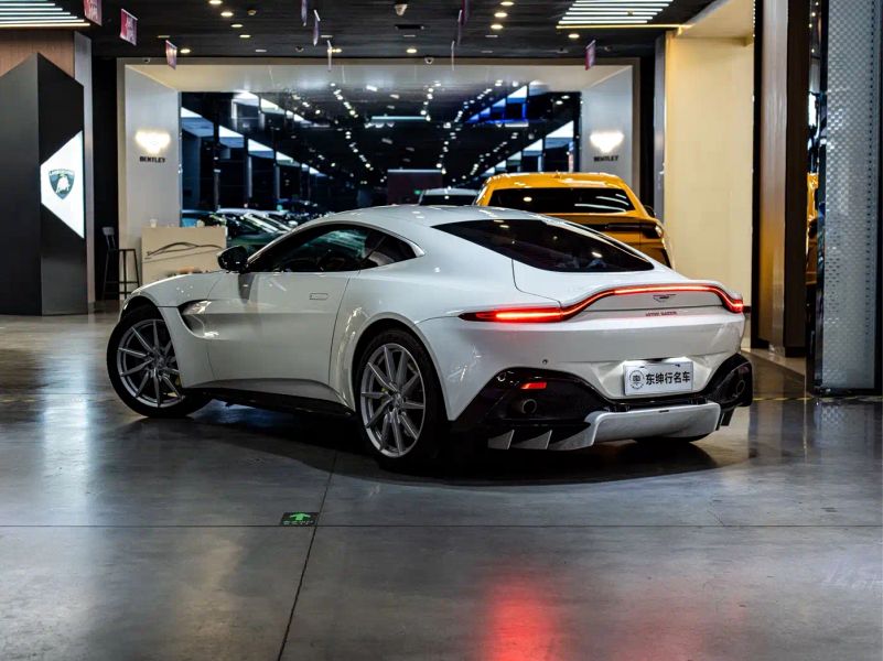 Aston-martin vantage