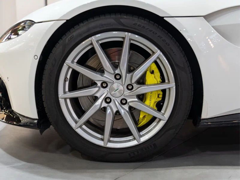 Aston-martin vantage
