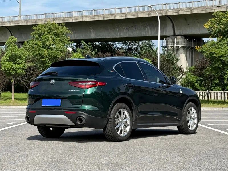 giulia stelvio