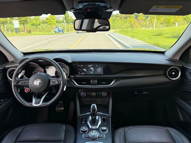 giulia stelvio