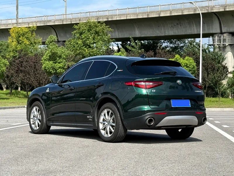 giulia stelvio