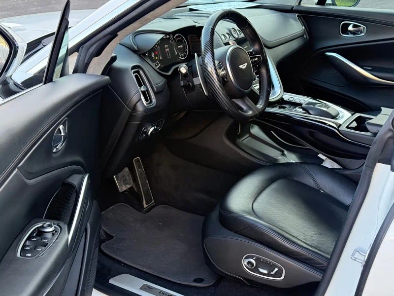 Aston-martin dbx