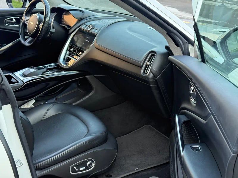 Aston-martin dbx