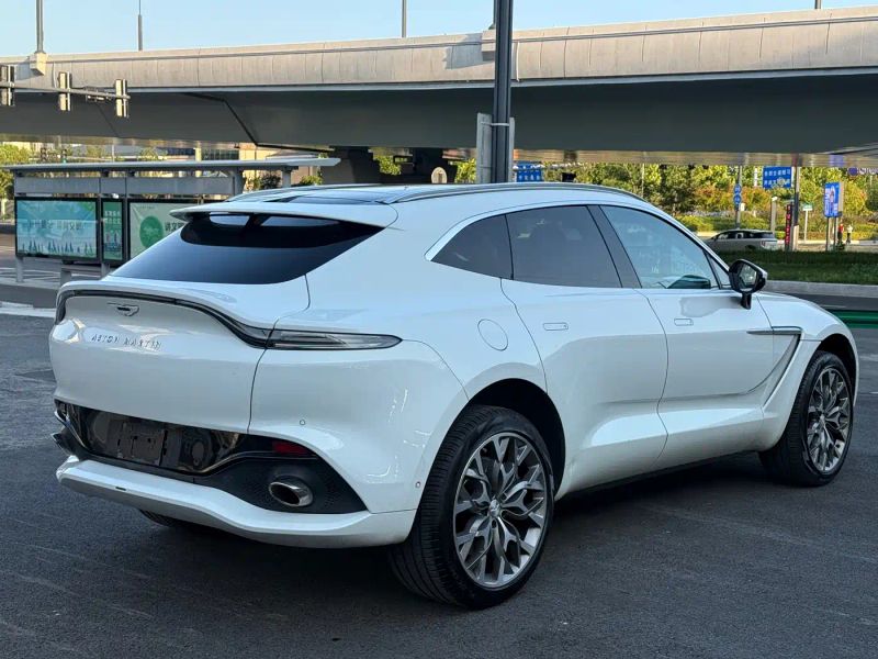Aston-martin dbx