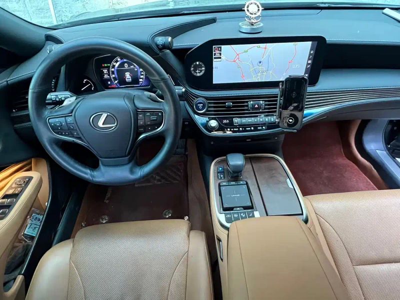 Lexus LS