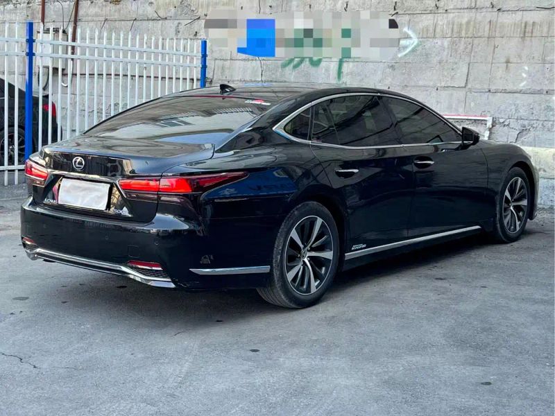 Lexus LS