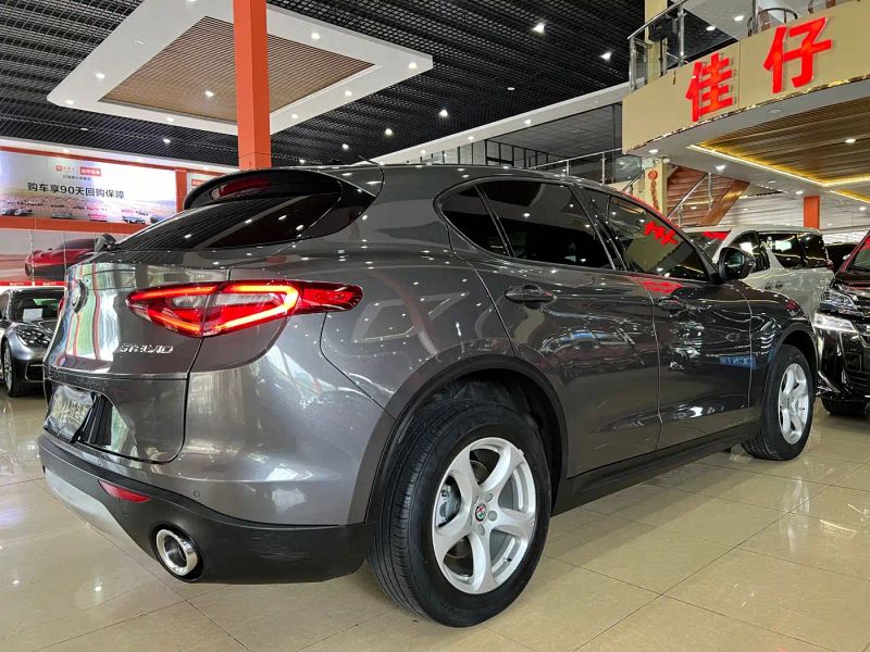 giulia stelvio
