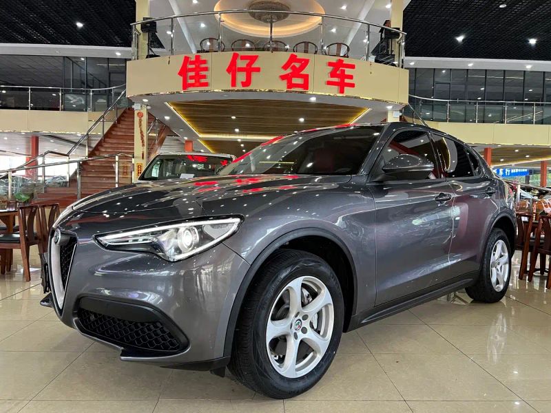 giulia stelvio