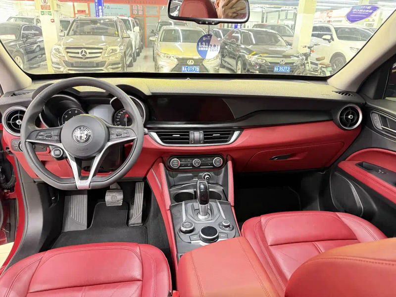 giulia stelvio