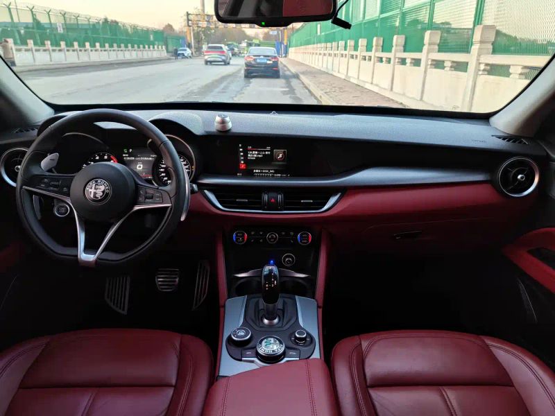 giulia stelvio