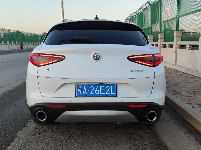 giulia stelvio