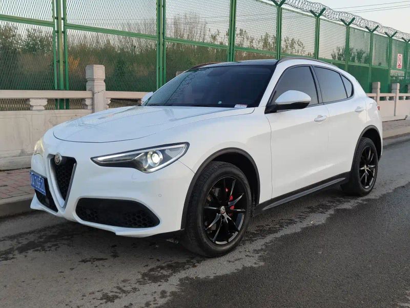 giulia stelvio