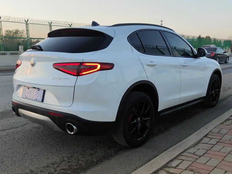 giulia stelvio