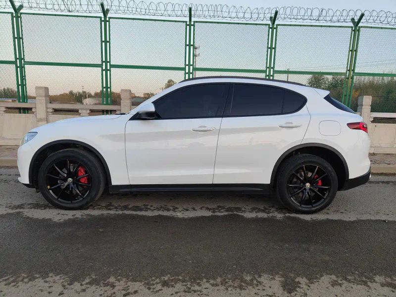 giulia stelvio