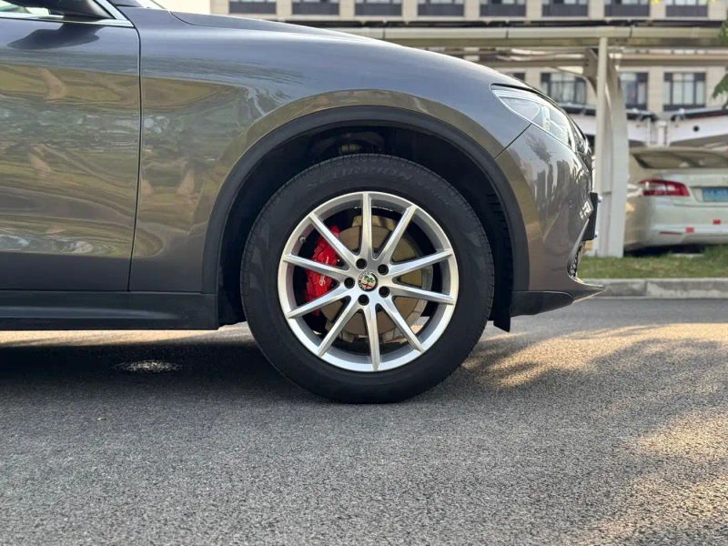 giulia stelvio