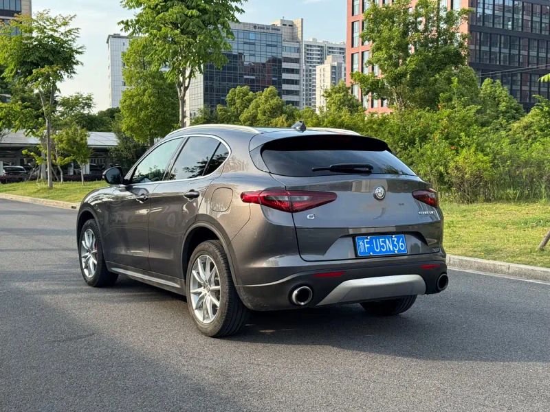 giulia stelvio