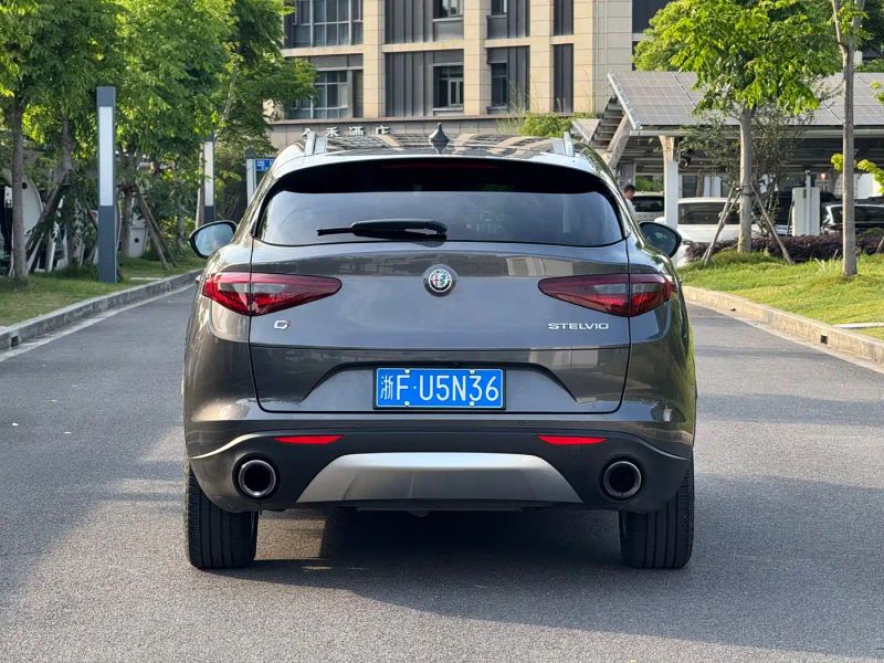 giulia stelvio