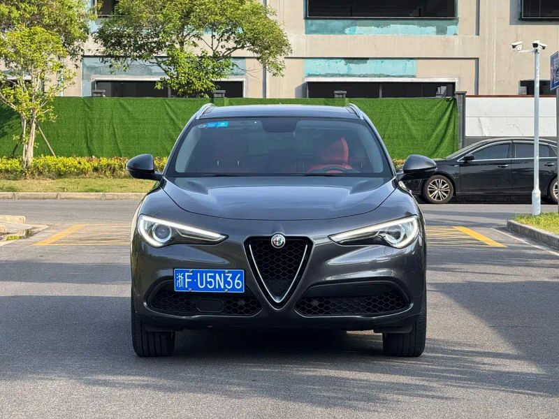 giulia stelvio