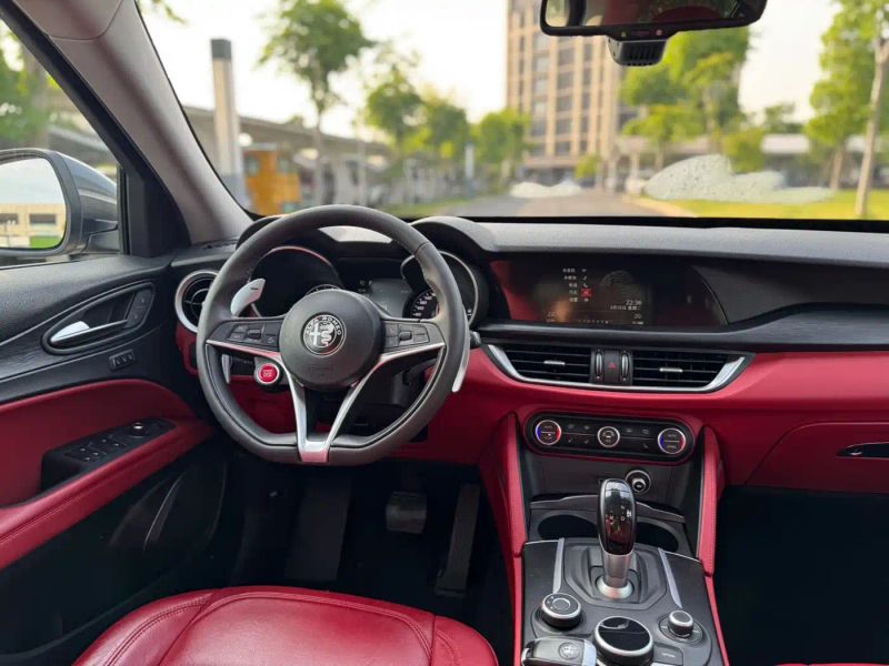 giulia stelvio