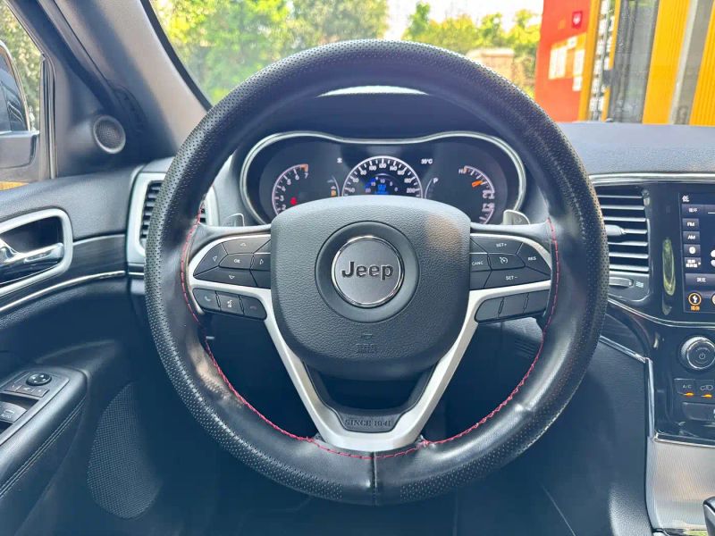 Jeep grand-cherokee-imported