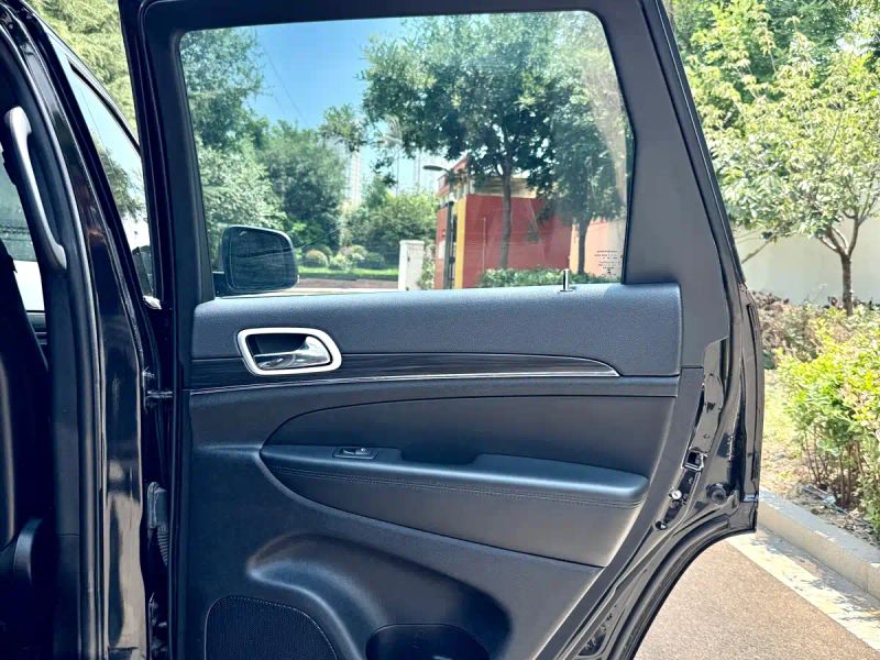 Jeep grand-cherokee-imported