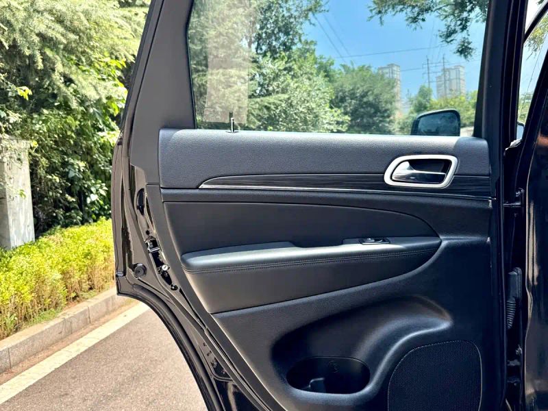 Jeep grand-cherokee-imported