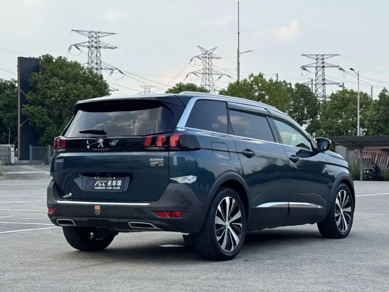 Peugeot 5008