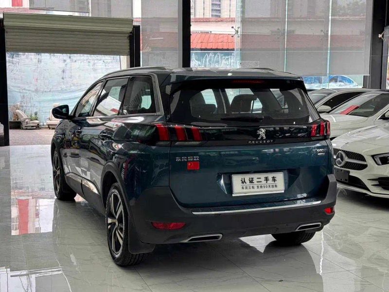 Peugeot 5008