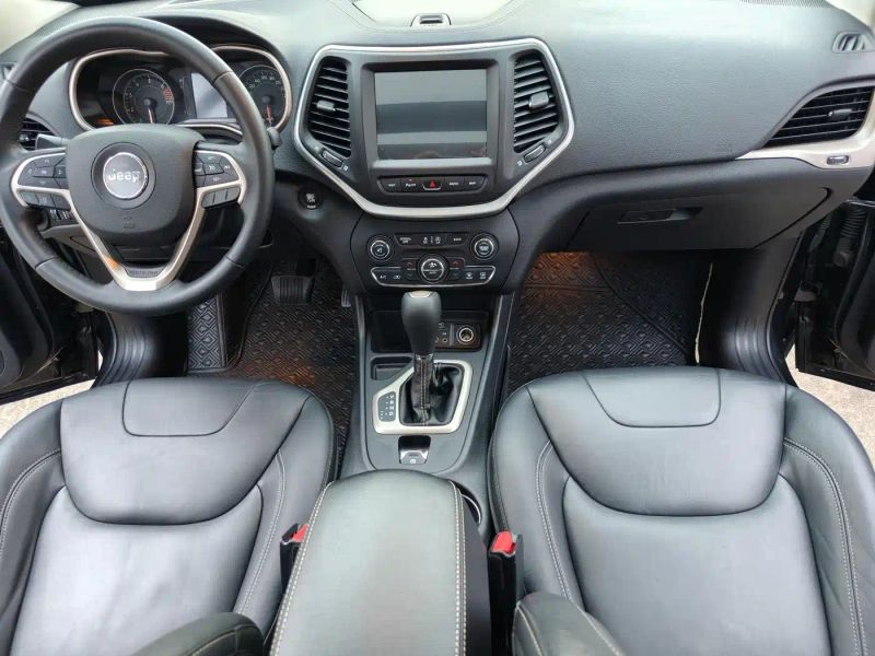 Jeep cherokee