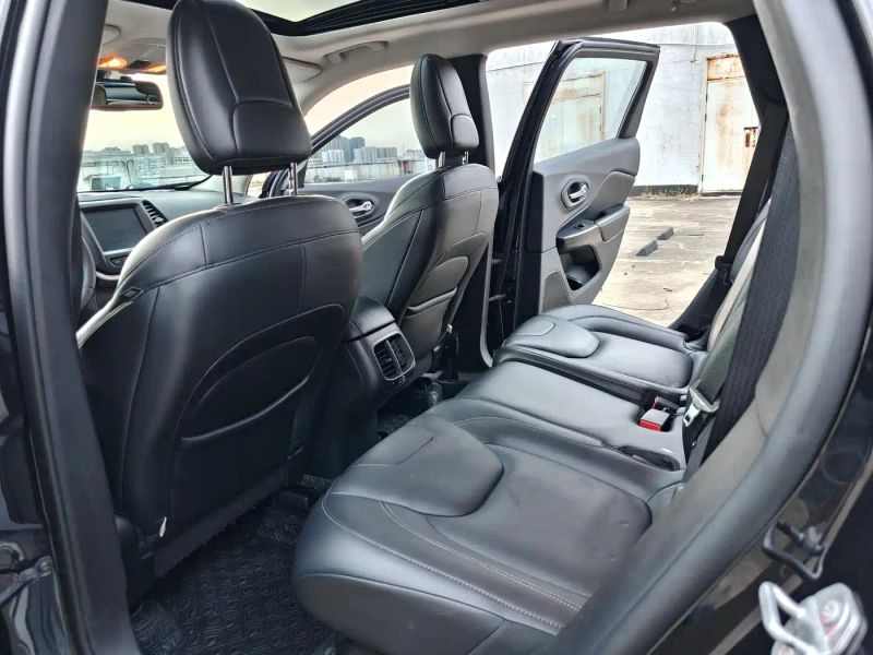 Jeep cherokee