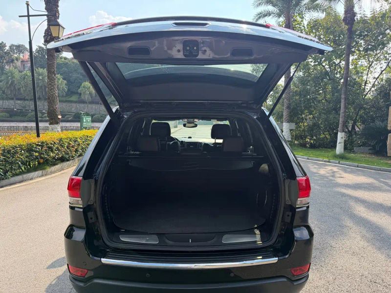 Jeep grand-cherokee-imported