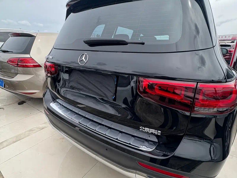 Mercedes-benz glb
