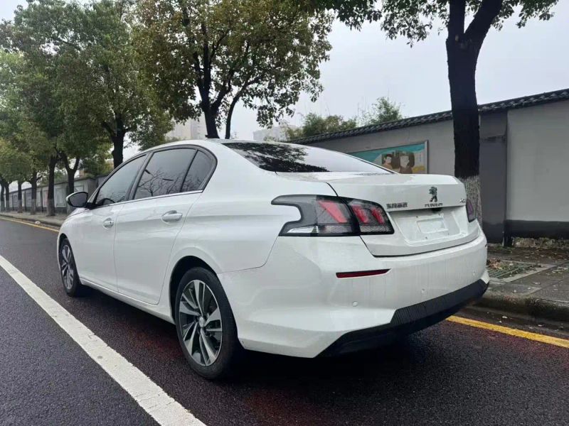 Peugeot peugeot_408