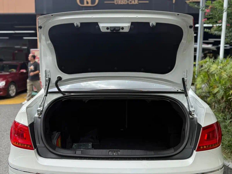 Peugeot peugeot_408
