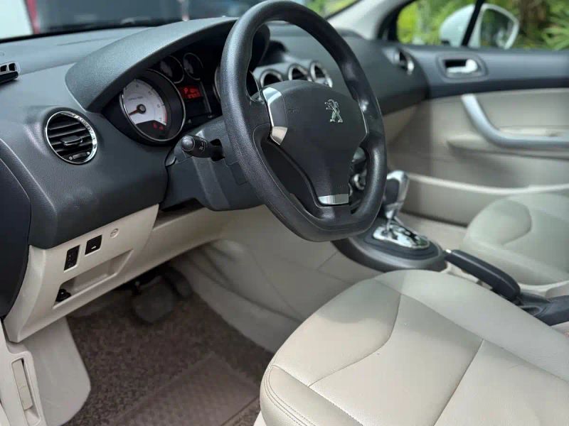 Peugeot peugeot_408