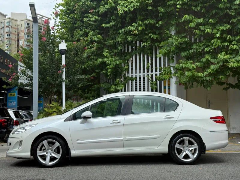 Peugeot peugeot_408