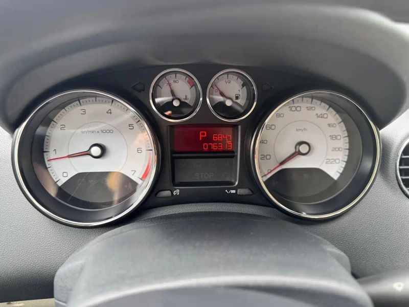 Peugeot peugeot_408