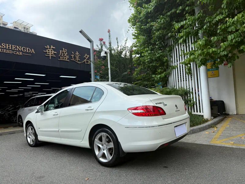 Peugeot peugeot_408