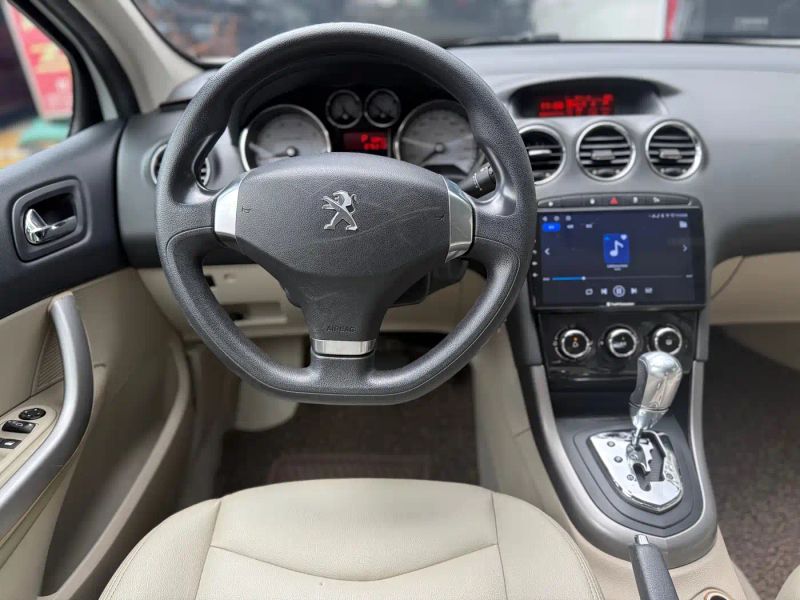 Peugeot peugeot_408