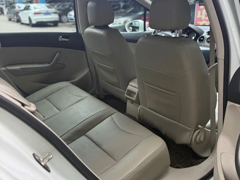 Peugeot peugeot_408