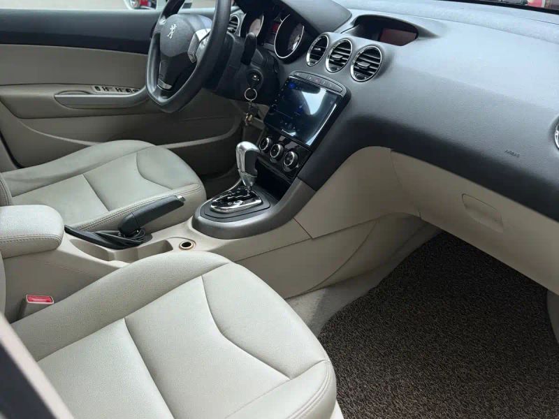 Peugeot peugeot_408