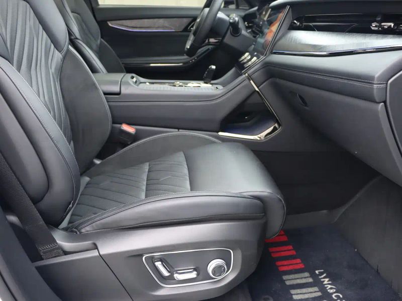 Lynk&co 09