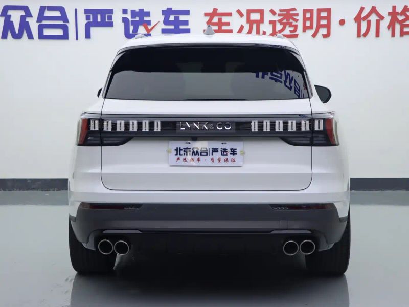 Lynk&co 09