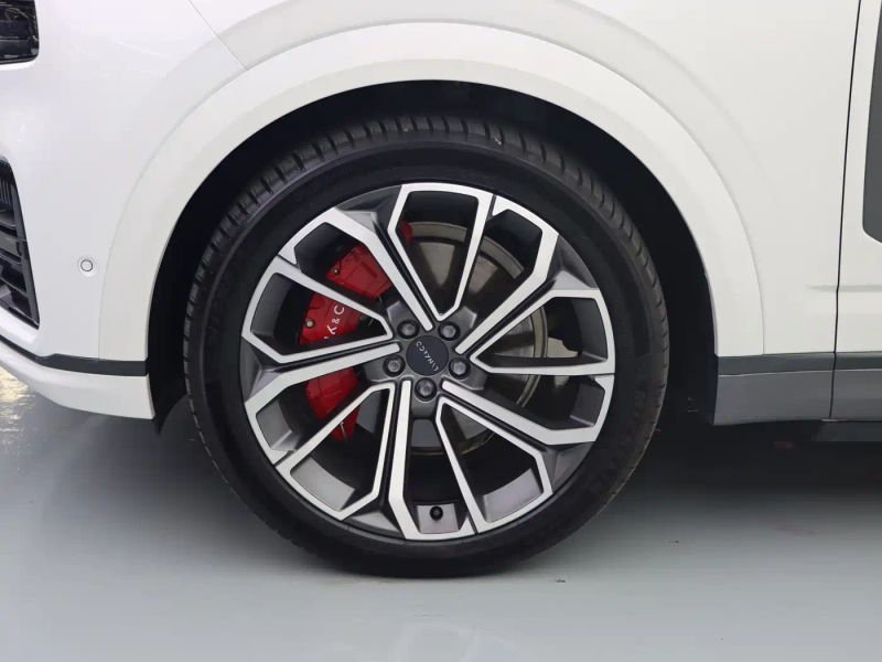 Lynk&co 09